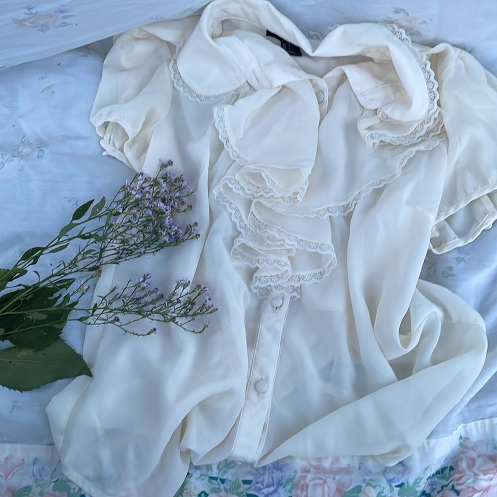 Forever 21 Ruffled Blouse size small